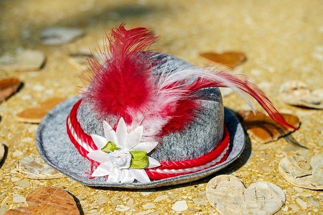 Traditionelle Feierlichkeiten in den Alpen