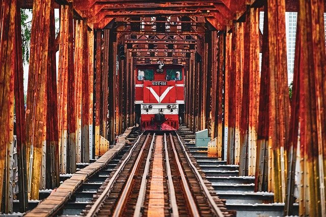 scenic-railway-alps.jpg