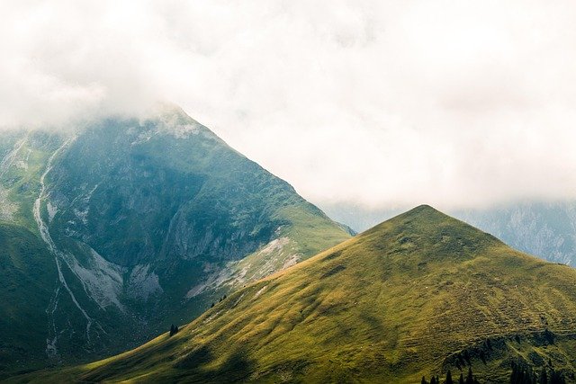 Schweizer Landschaft im Spätsommer