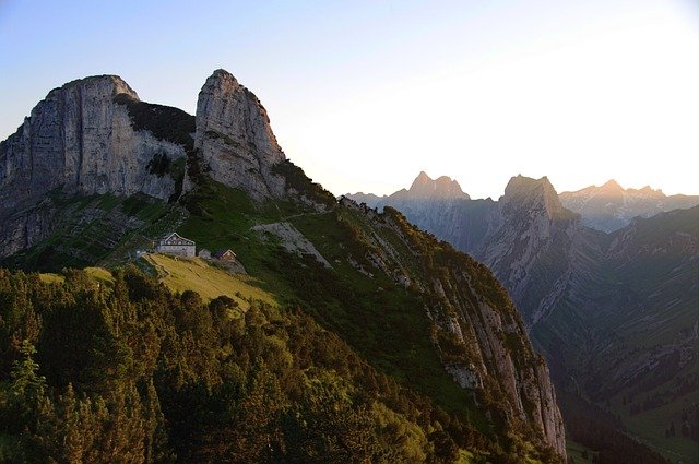 travel-tips-switzerland.jpg